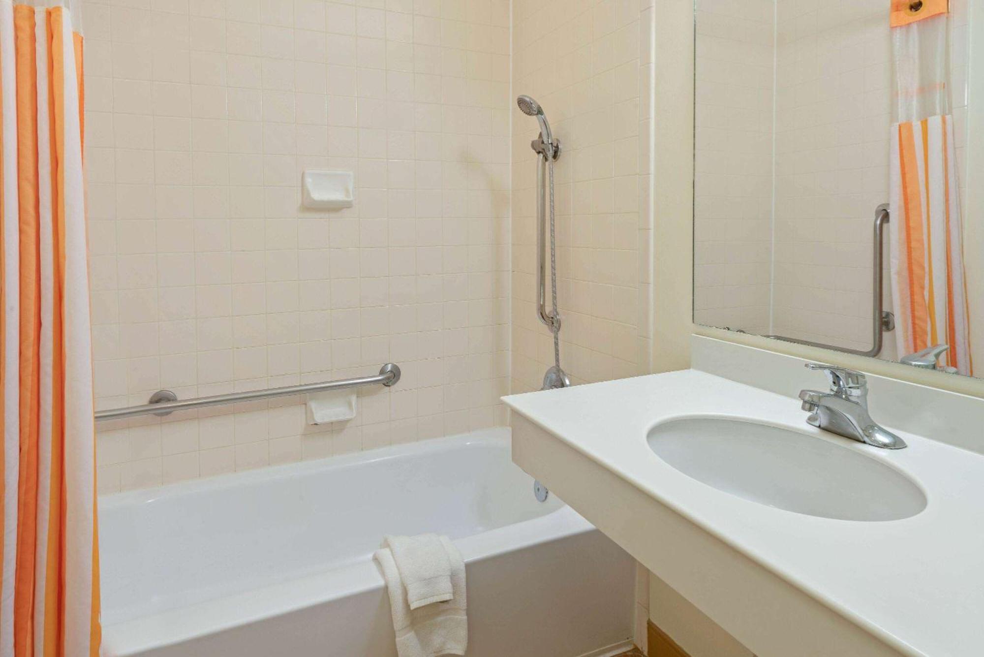 La Quinta By Wyndham Salt Lake City - Layton Exterior photo